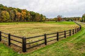Dzierżawca jako inwestor, czy pozwolenie na budowę siedliska przechodzi na działkę?